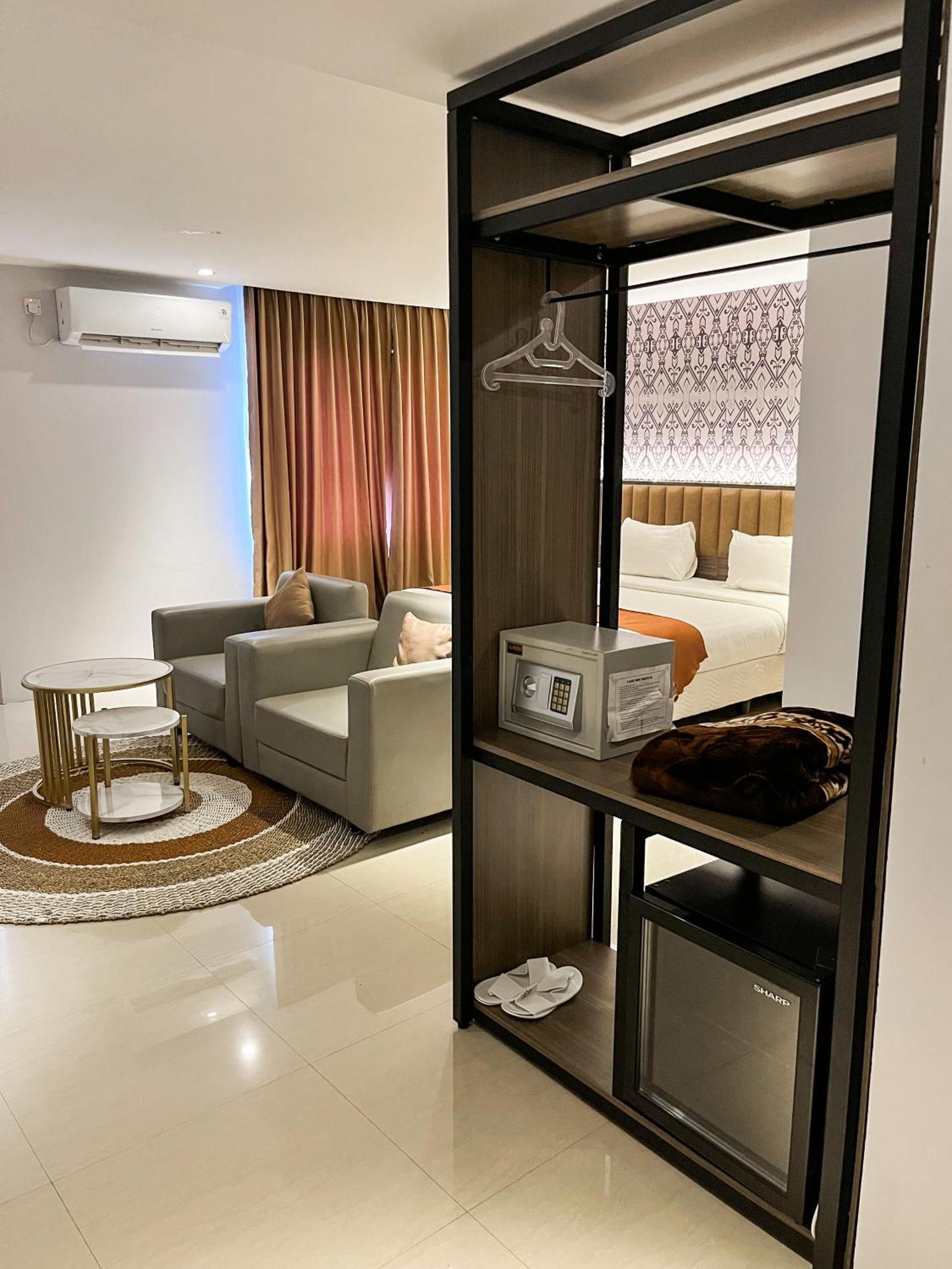 Sm Tower Hotel And Convention Berau Tanjung Redep 外观 照片